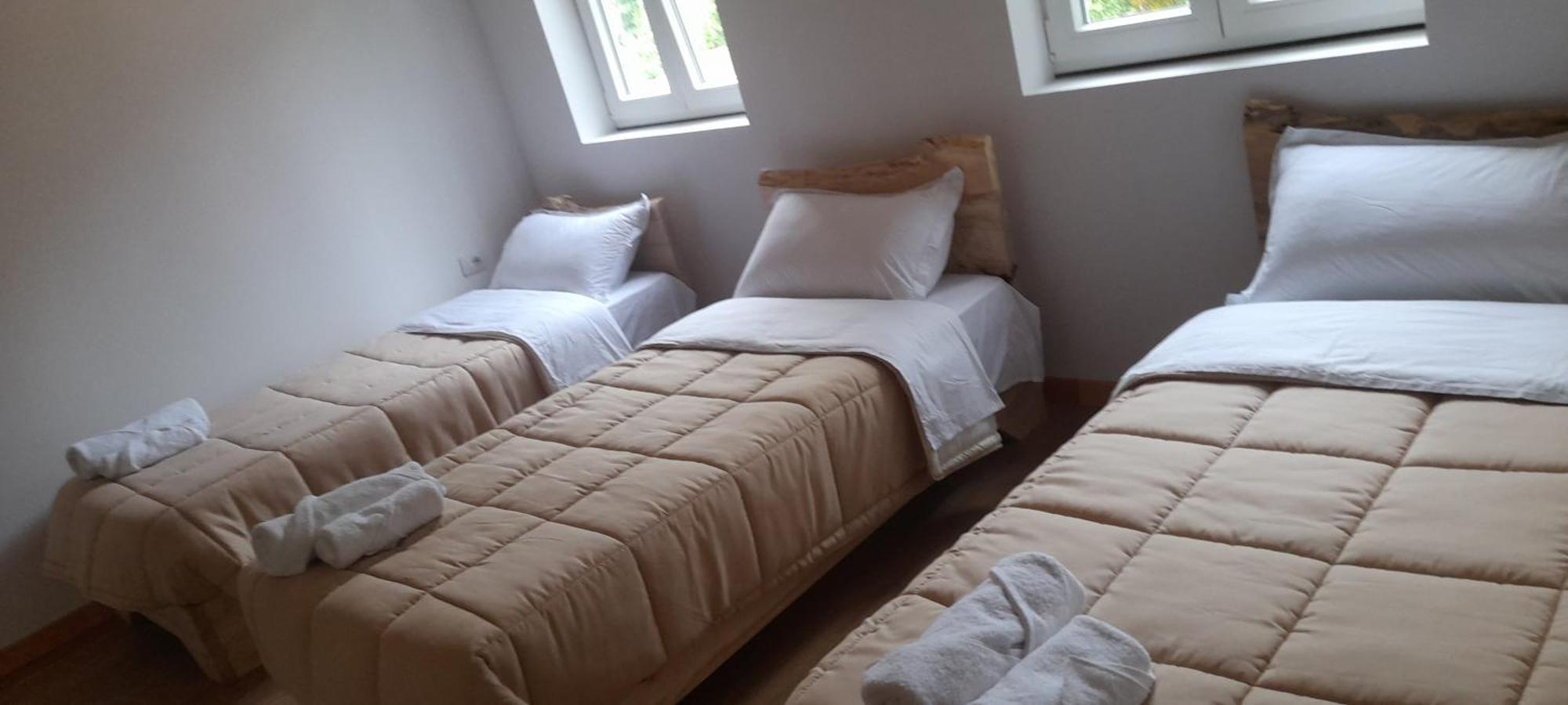 Guesthouse Dritan Tethorja Theth Bilik gambar